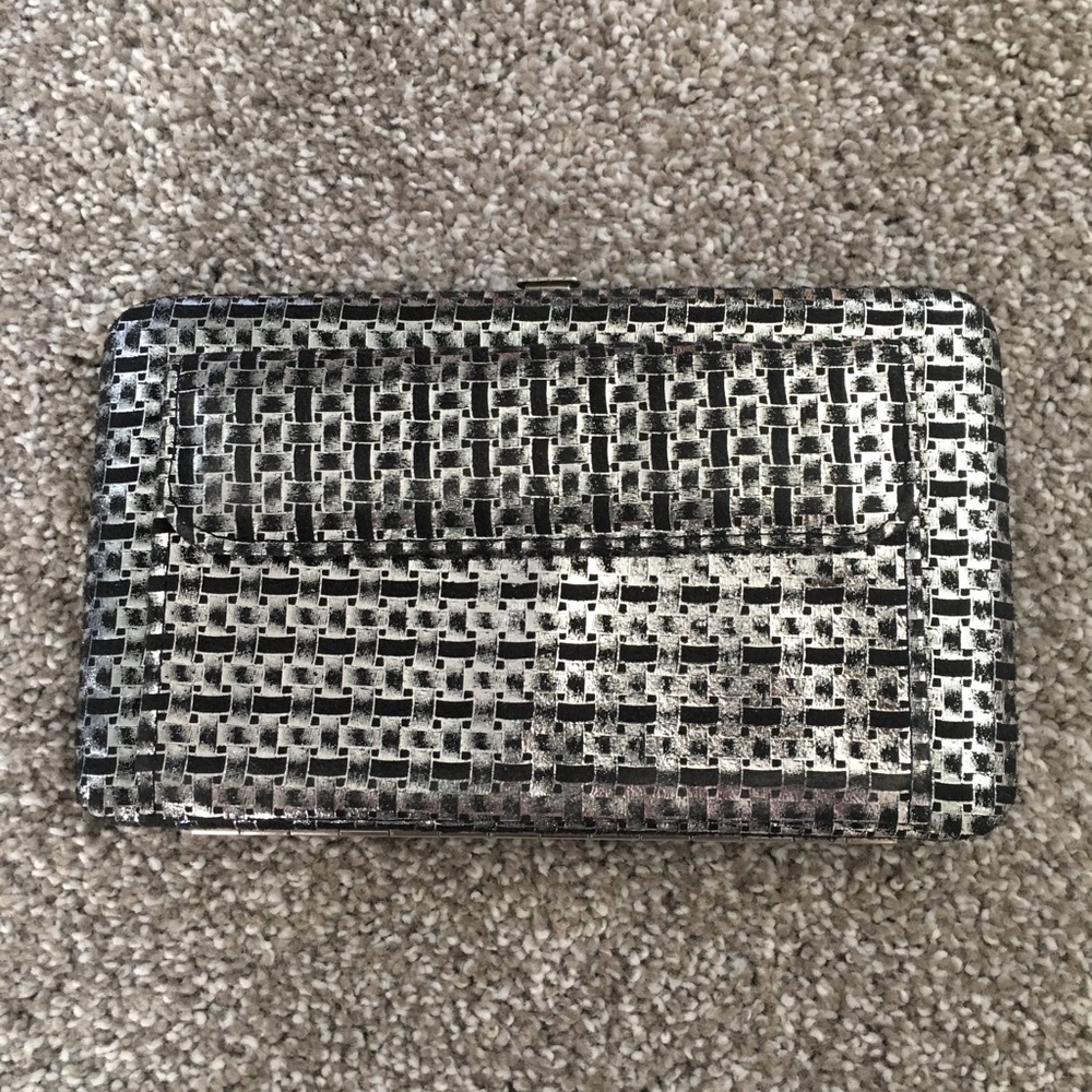 Clutch wallet
